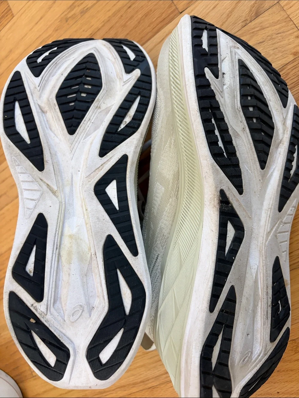 Asics superblast 2 women’s size 9 in like new condition